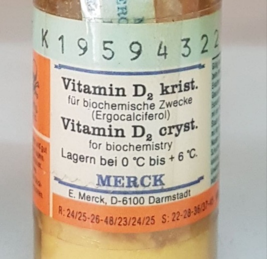 فروش ویتامین d2 مرک ۱ گرم | ارگوکالسیفرول | 95220 Ergocalciferol